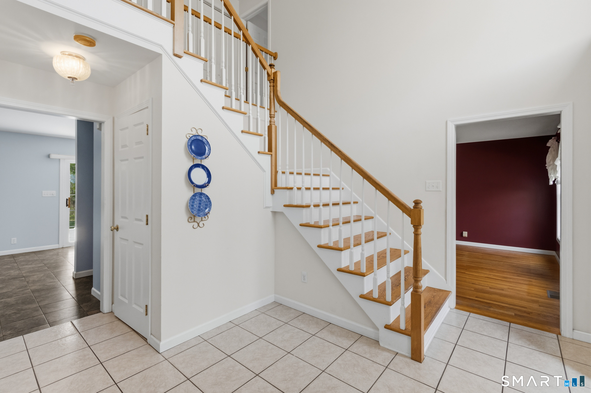 8 Brockett Road Wallingford, CT 06492 - Photo 3 of 40