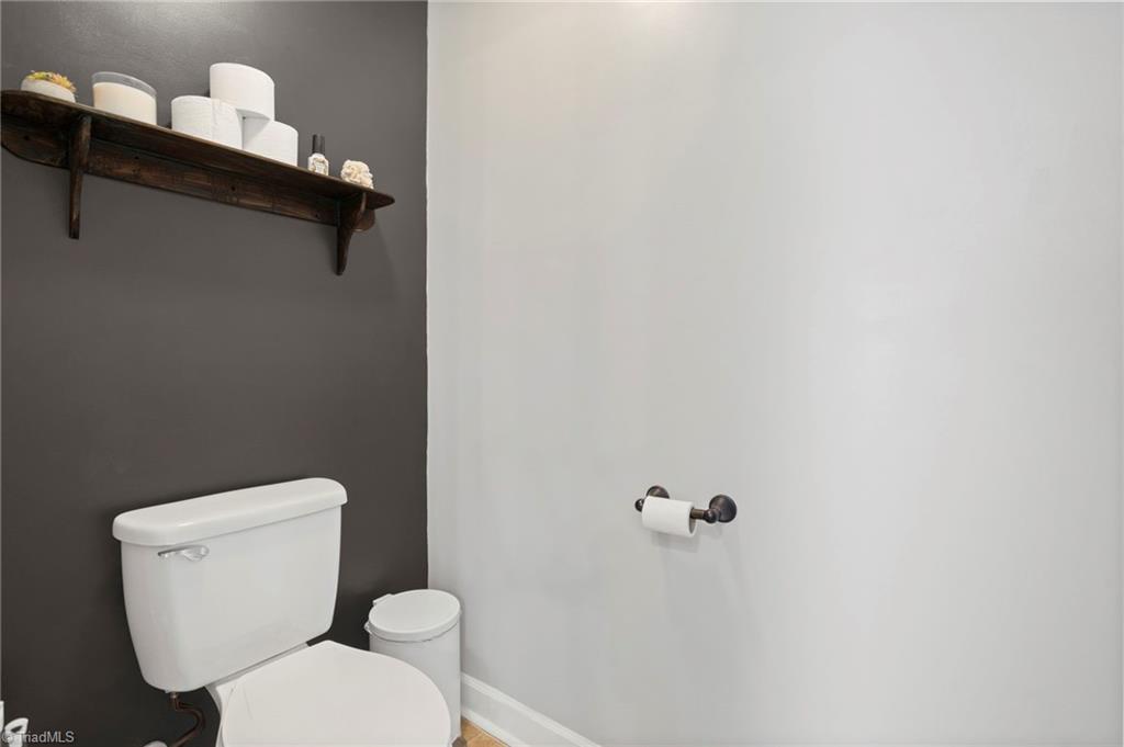 1604 Cedrow Drive High Point, NC 27260 - Photo 15 of 30