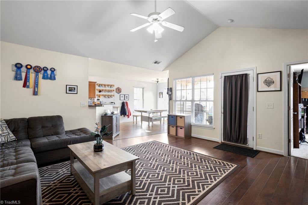 1604 Cedrow Drive High Point, NC 27260 - Photo 5 of 30