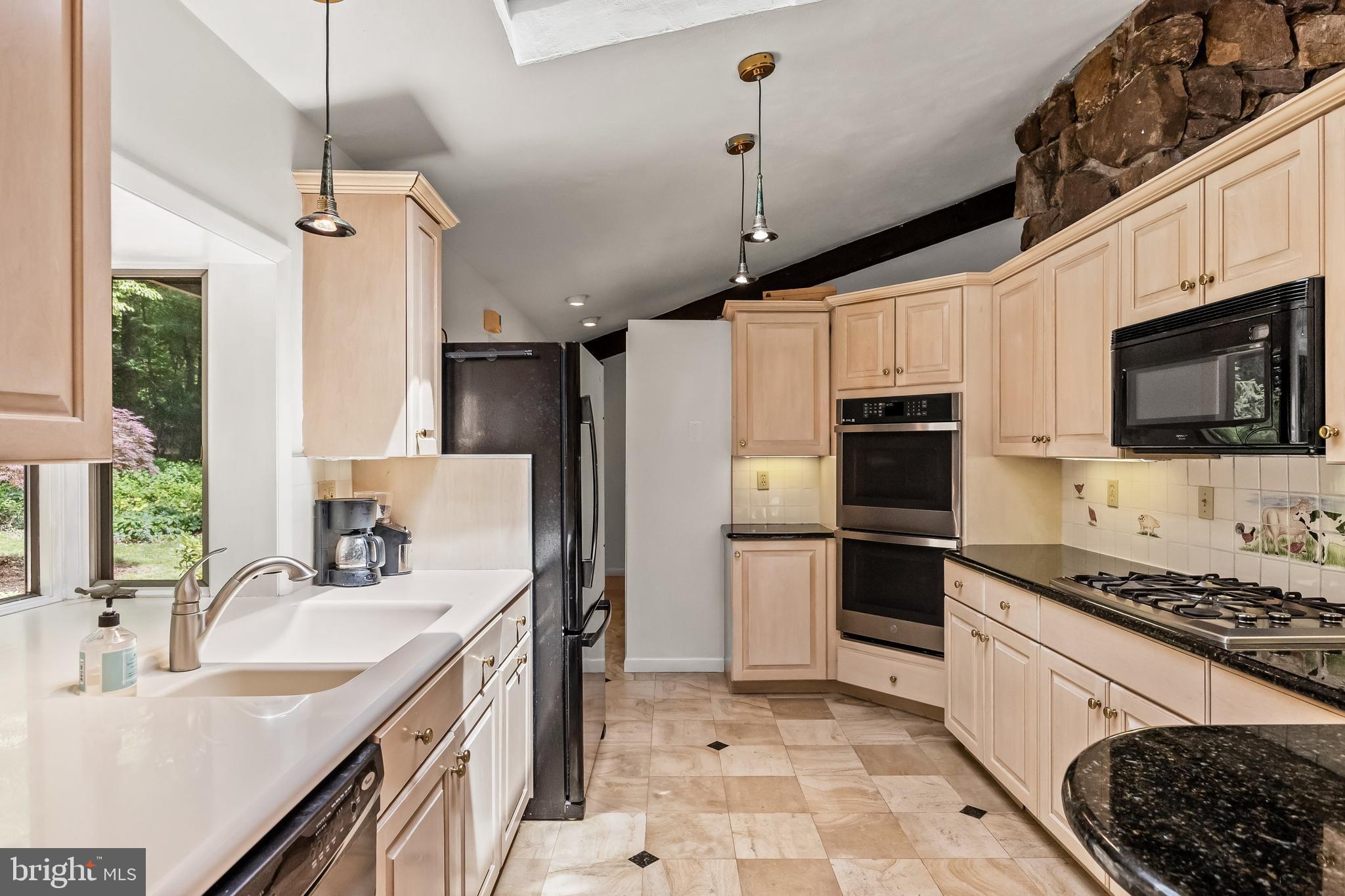 2 Mountain View Lane Phoenixville, PA 19460 - Photo 18 of 55 Kitchen with French Limestone Tile