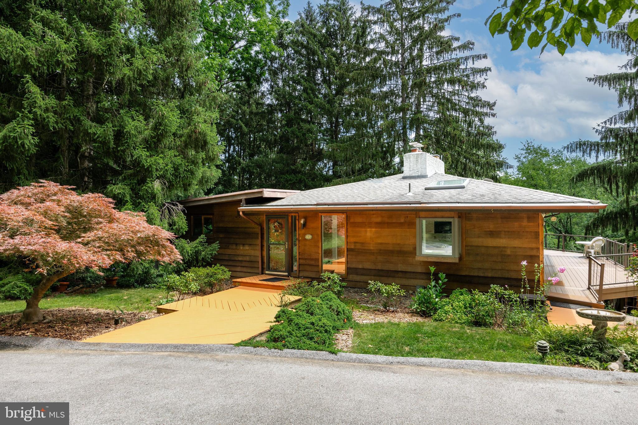 2 Mountain View Lane Phoenixville, PA 19460 - Photo 2 of 55 Hillside home by noted architect Paul L'Esperance
