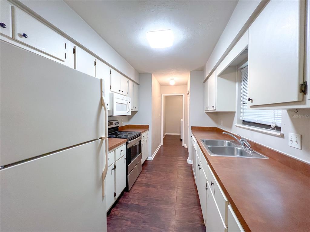 720 Southwest 77th Terrace Gainesville, FL 32607 - Photo 5 of 17