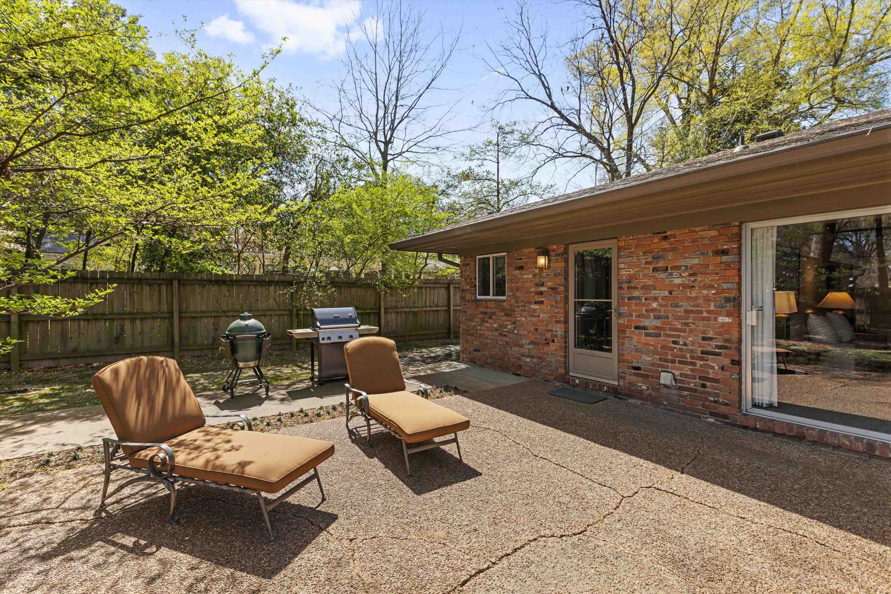 140 South Grove Park Road Memphis, TN 38117 - Photo 37 of 40 Fenced backyard featuring a patio area and a grill