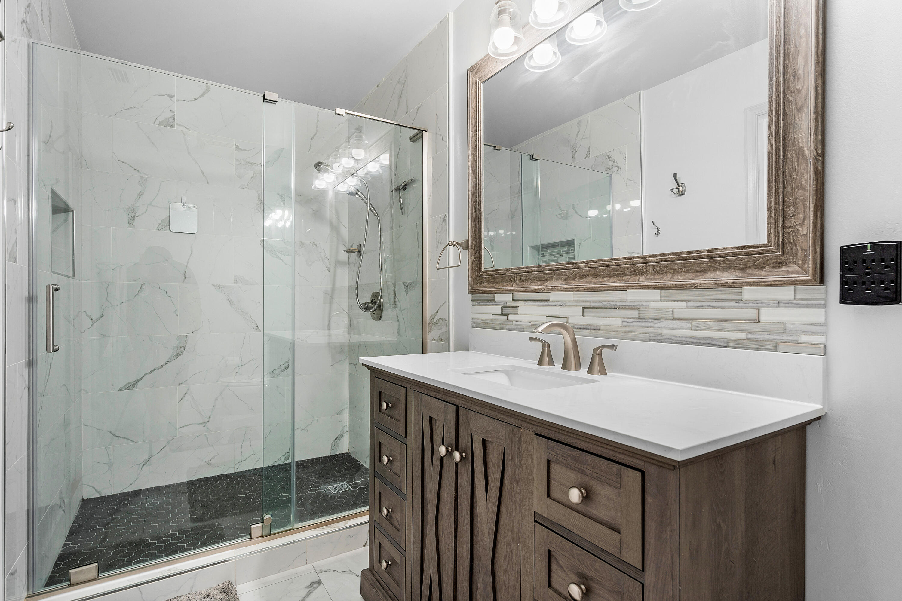 6583 Spring Garden Run Lake Worth, FL 33463 - Photo 17 of 29 Master Bath