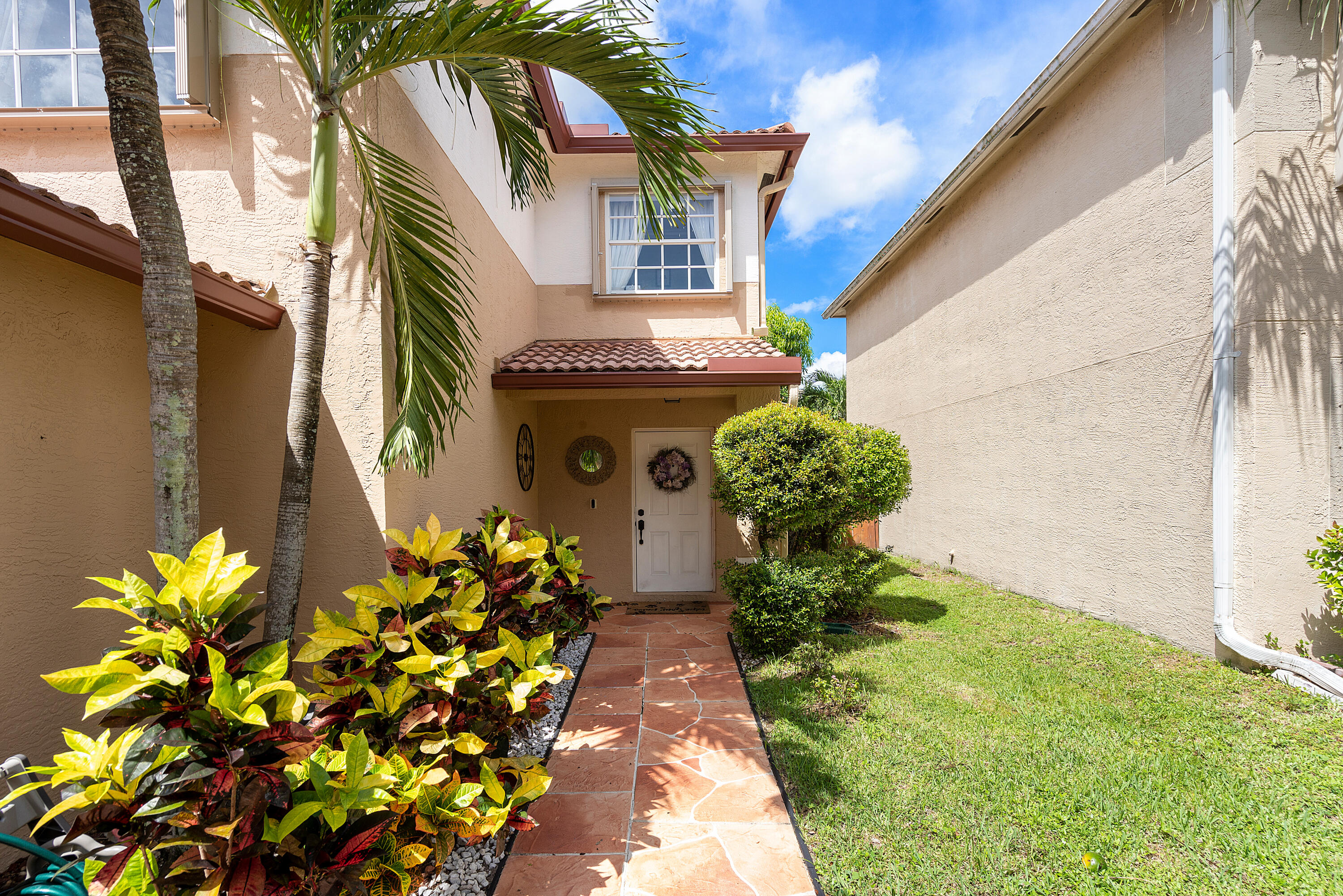 6583 Spring Garden Run Lake Worth, FL 33463 - Photo 3 of 29 005-6583SpringGardenRun-LakeWorth-FL-334