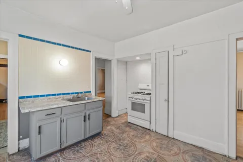 $525,000 | 2960 North Maryland Avenue, Unit 2962, Milwaukee, WI 53211