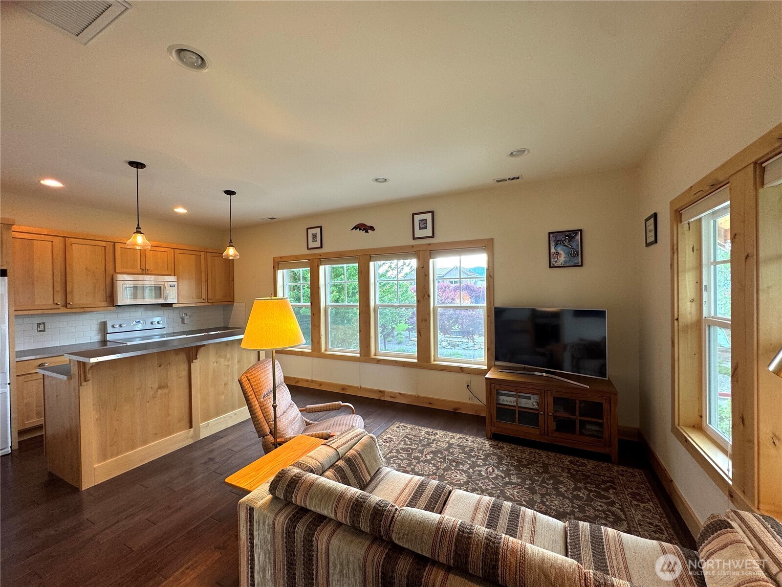 108 Jackrabbit Lane Chelan, WA 98816 - Photo 31 of 40 a living room with furniture and a flat screen tv