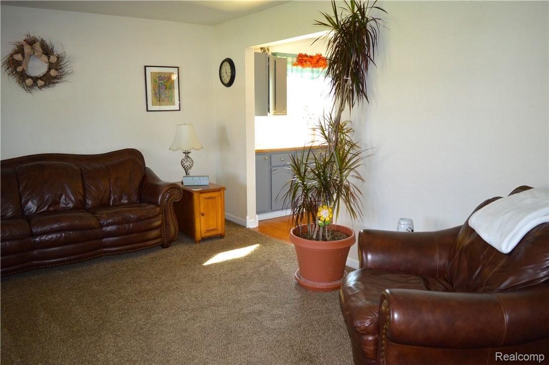 3503 West Ray Road Grand Blanc, MI 48439 - Photo 7 of 43 DSC_0883.JPG