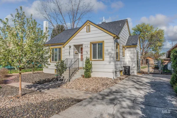 $325,000 | 1016 West 5th Street, Weiser, ID 83672