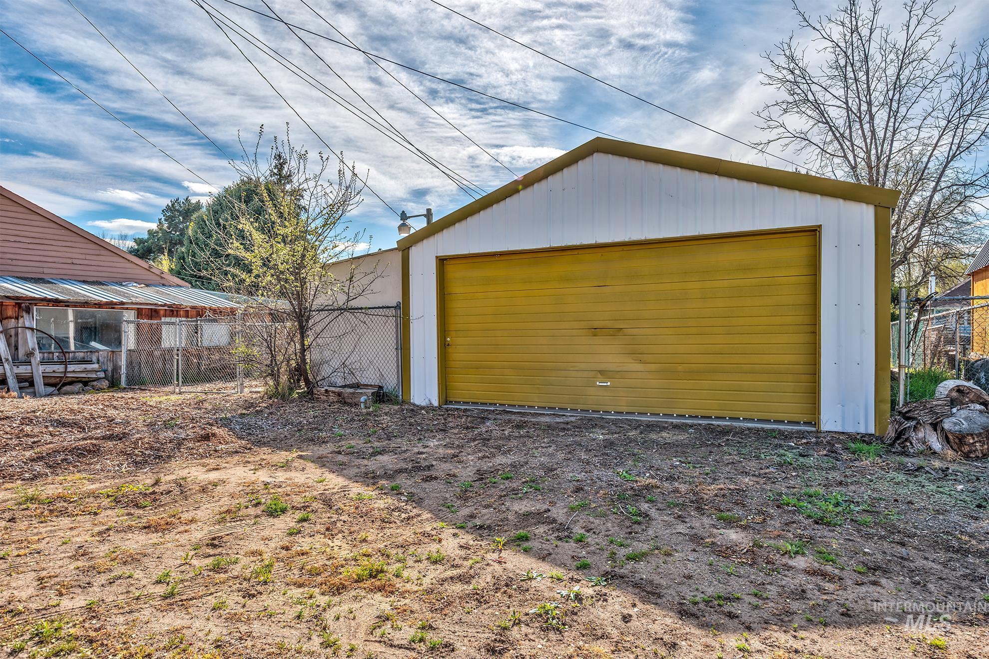 1016 West 5th Street Weiser, ID 83672 - Photo 31 of 36 View of detached garage
