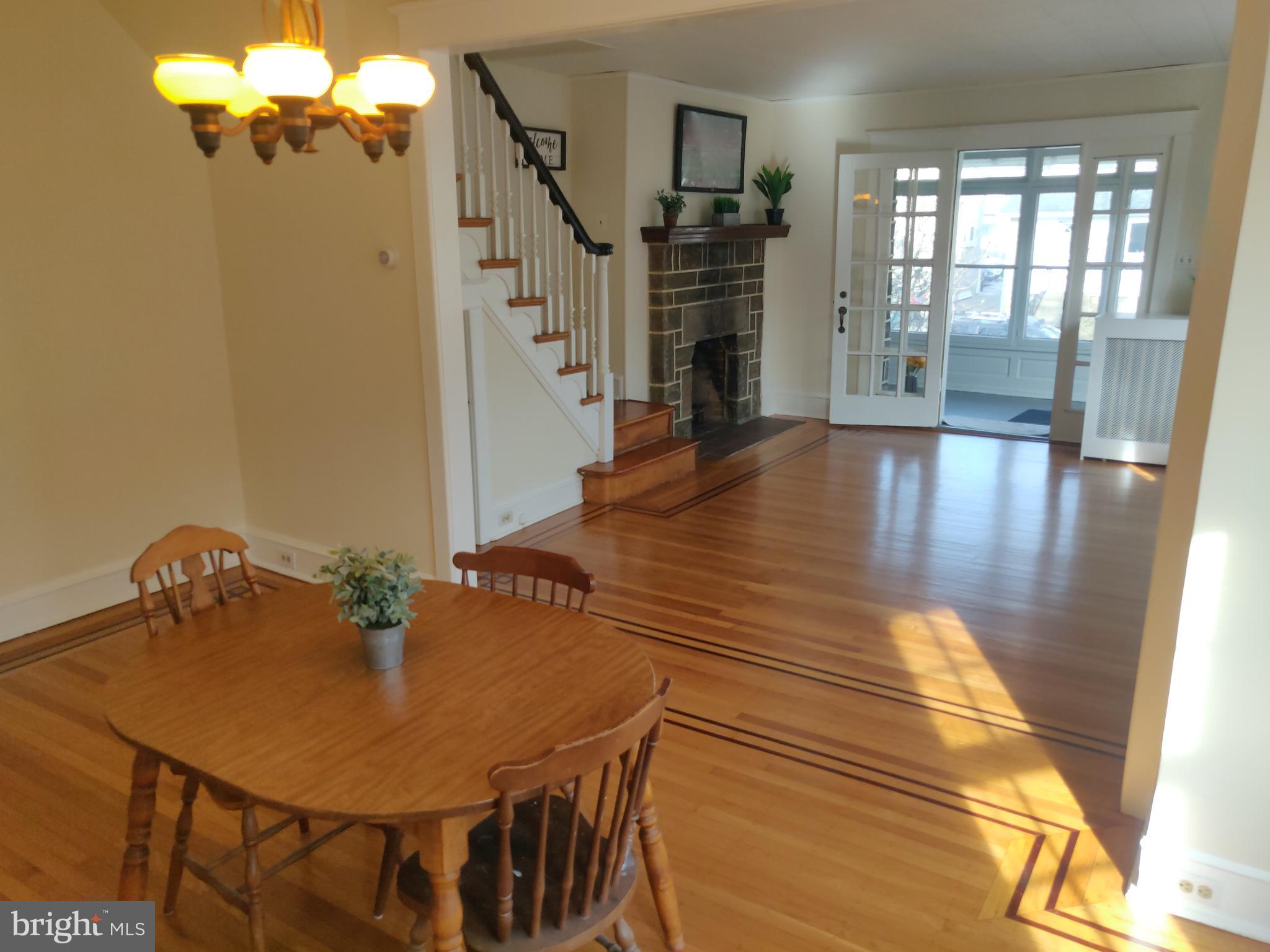 114 Heather Road Upper Darby, PA 19082 - Photo 11 of 34 Roomy Interior