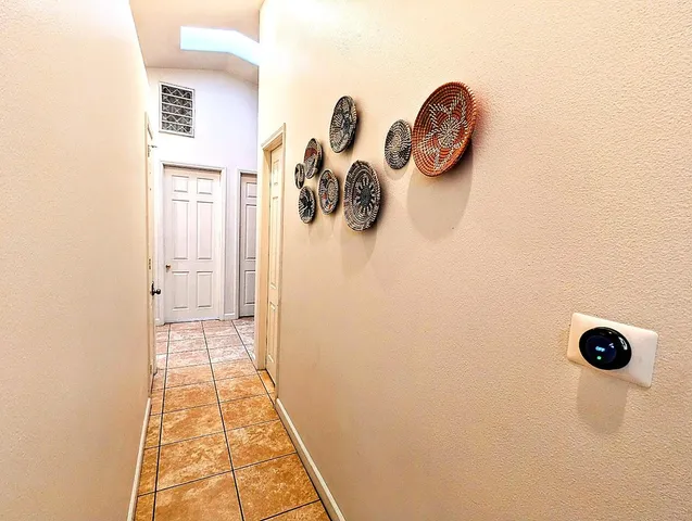 a view of entryway with elevator