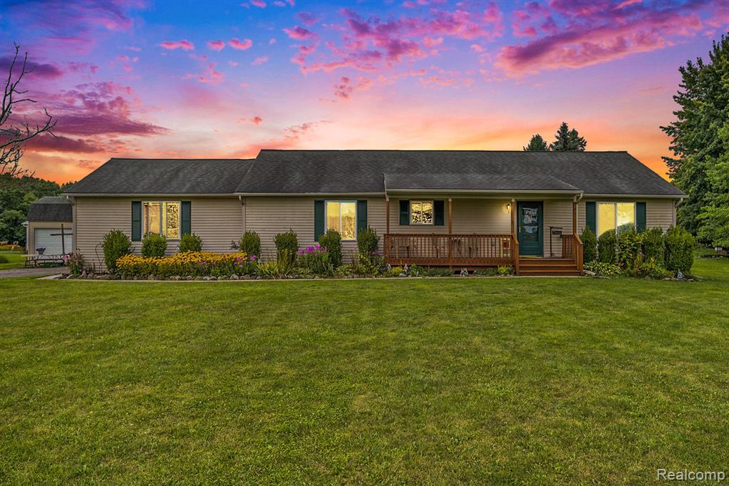 701 Chase Lake Road Howell, MI 48855 - Photo 2 of 28