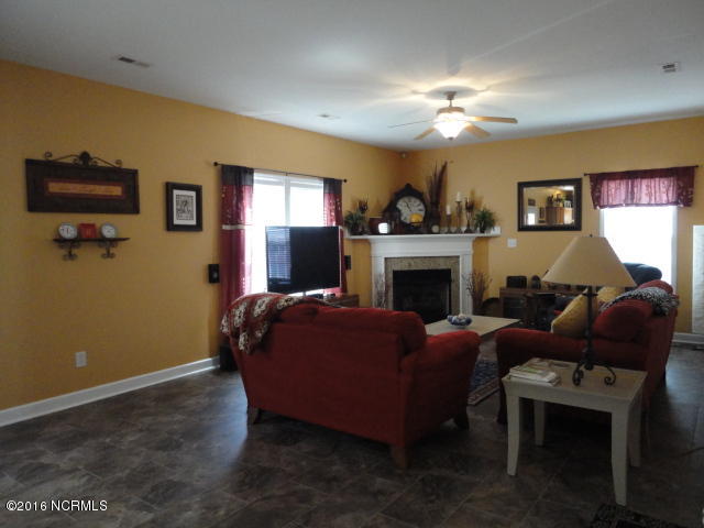 211 Rudolph Lane Hubert, NC 28539 - Photo 10 of 29 DSC00013