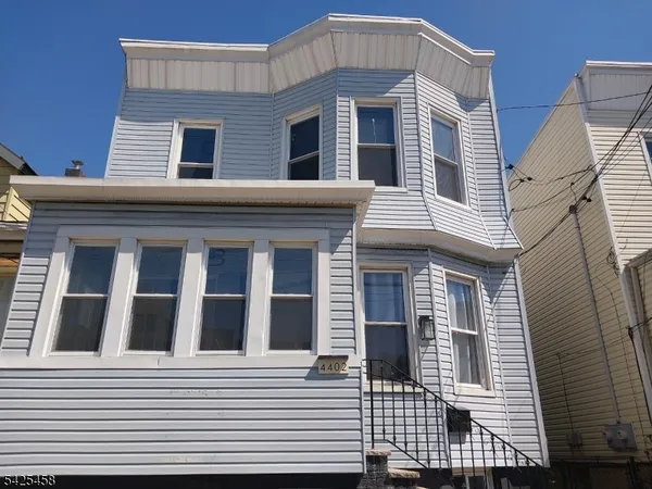 $2,975 | 4402 Liberty Avenue, Unit 2, North Bergen, NJ 07047