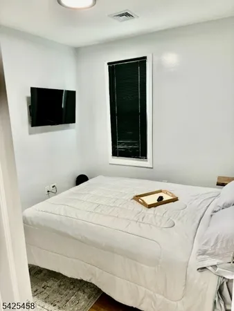 $2,975 | 4402 Liberty Avenue, Unit 2, North Bergen, NJ 07047
