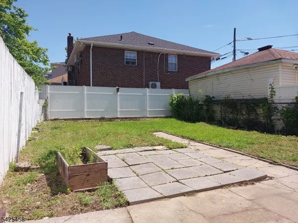 $2,975 | 4402 Liberty Avenue, Unit 2, North Bergen, NJ 07047