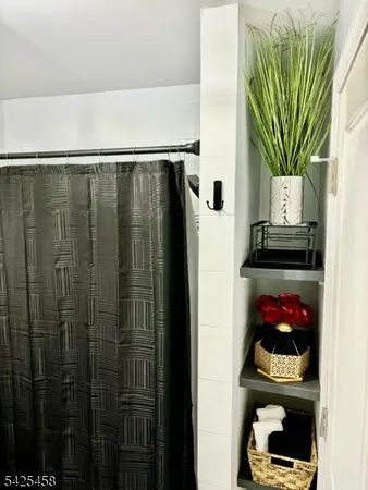 $2,975 | 4402 Liberty Avenue, Unit 2, North Bergen, NJ 07047