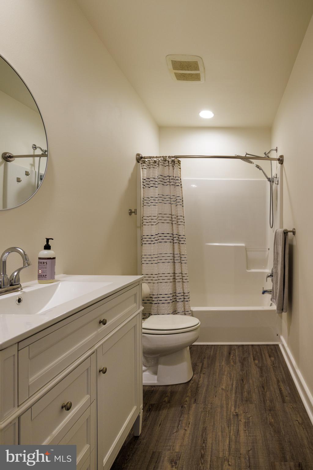 652 Meetinghouse Road Upper Chichester, PA 19061 - Photo 32 of 39 Upstairs hall bathroom