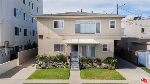 $1,995,000 | 1017 South Shenandoah Street, Los Angeles, CA 90035