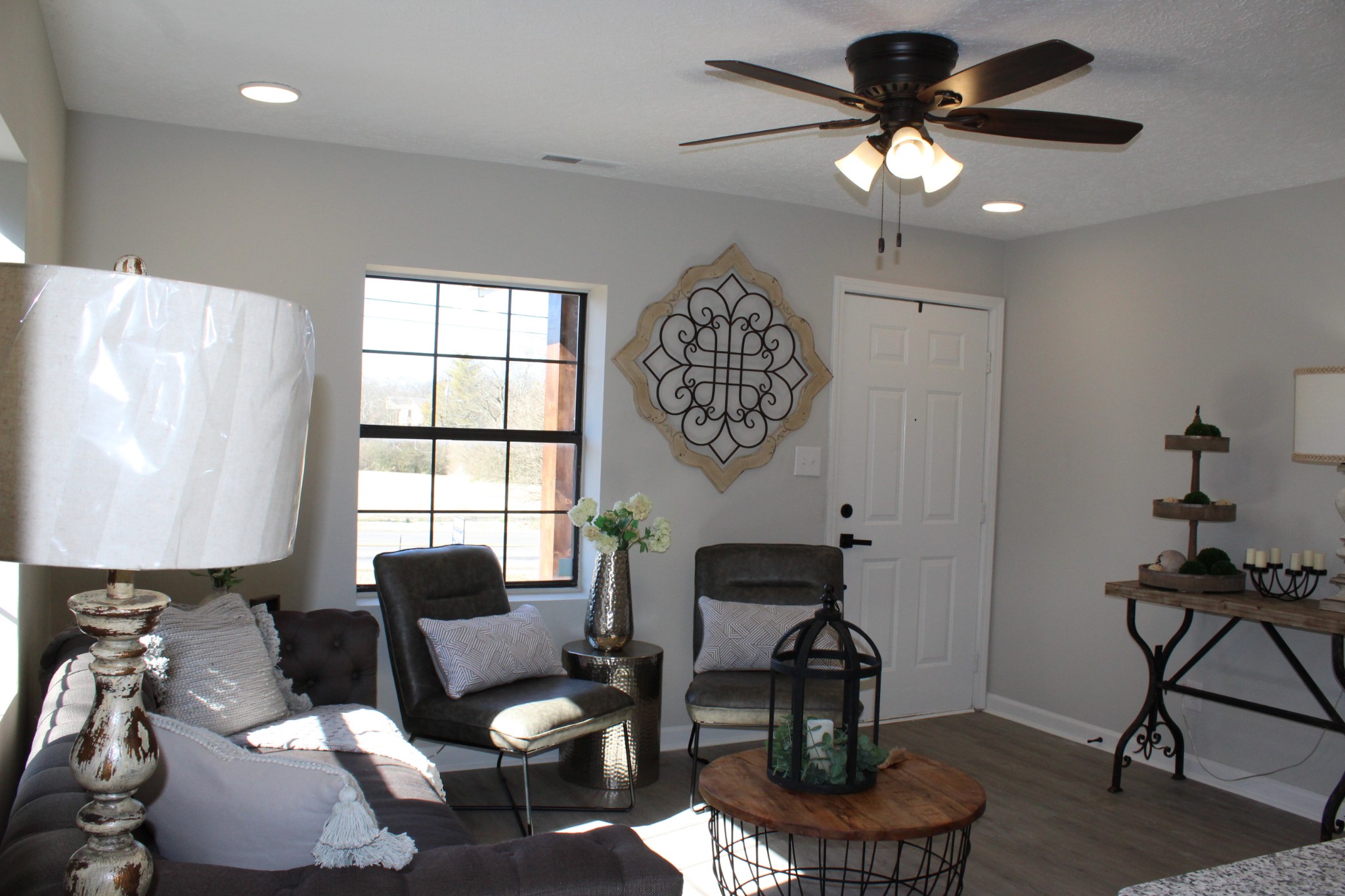 521 Forest Park Road Madison, TN 37115 - Photo 3 of 15 a living room with furniture and a window