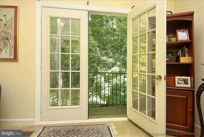 152 Rees Place Falls Church, VA 22046 - Photo 2 of 20 Interior (General)