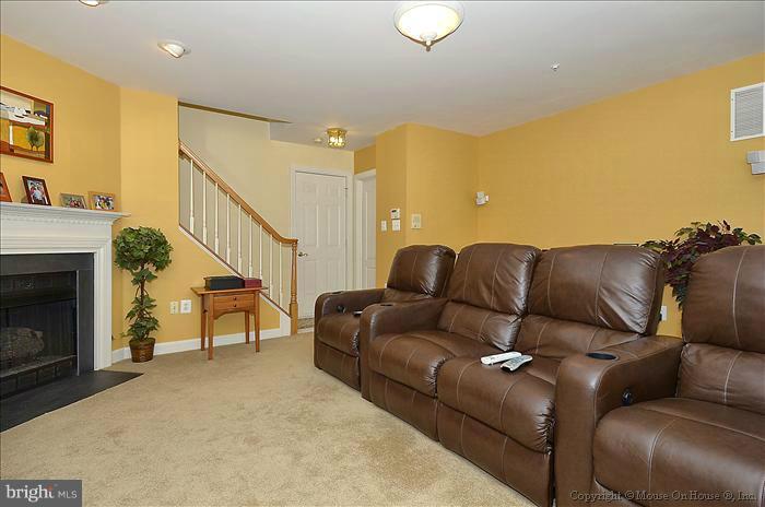 152 Rees Place Falls Church, VA 22046 - Photo 19 of 20 Family Room