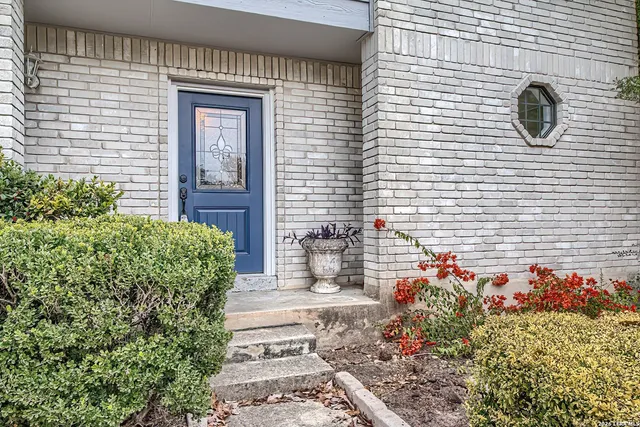 $2,700 | 8931 Shady Leaf, San Antonio, TX 78254