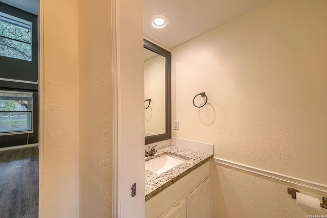 $2,700 | 8931 Shady Leaf, San Antonio, TX 78254