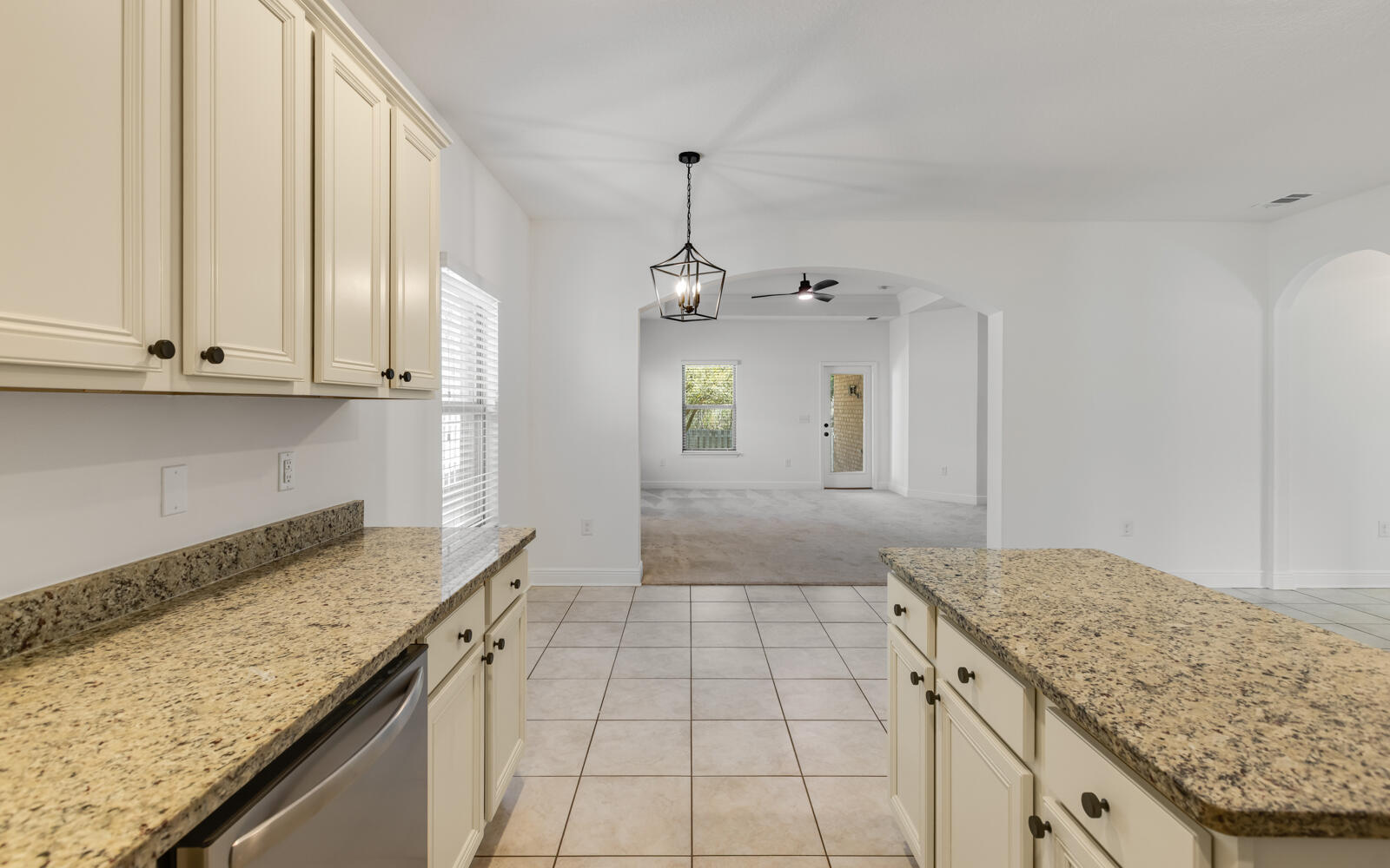 379 Whitman Way Freeport, FL 32439 - Photo 7 of 82 379WhitmanWay-12
