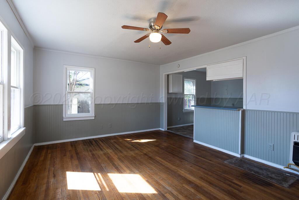 4422 South Ong Street Amarillo, TX 79110 - Photo 2 of 17 Living Room