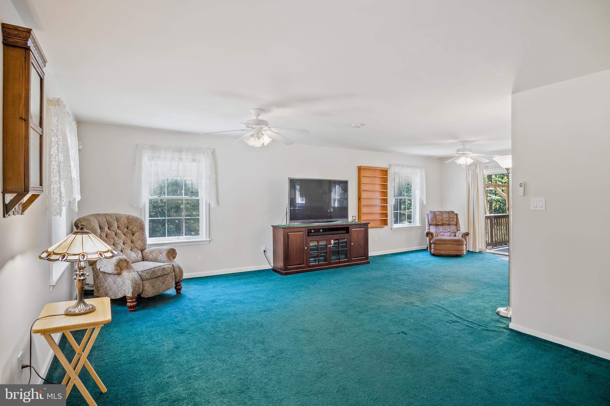 912 Magnolia Road Southampton, NJ 08088 - Photo 6 of 53 Great Room