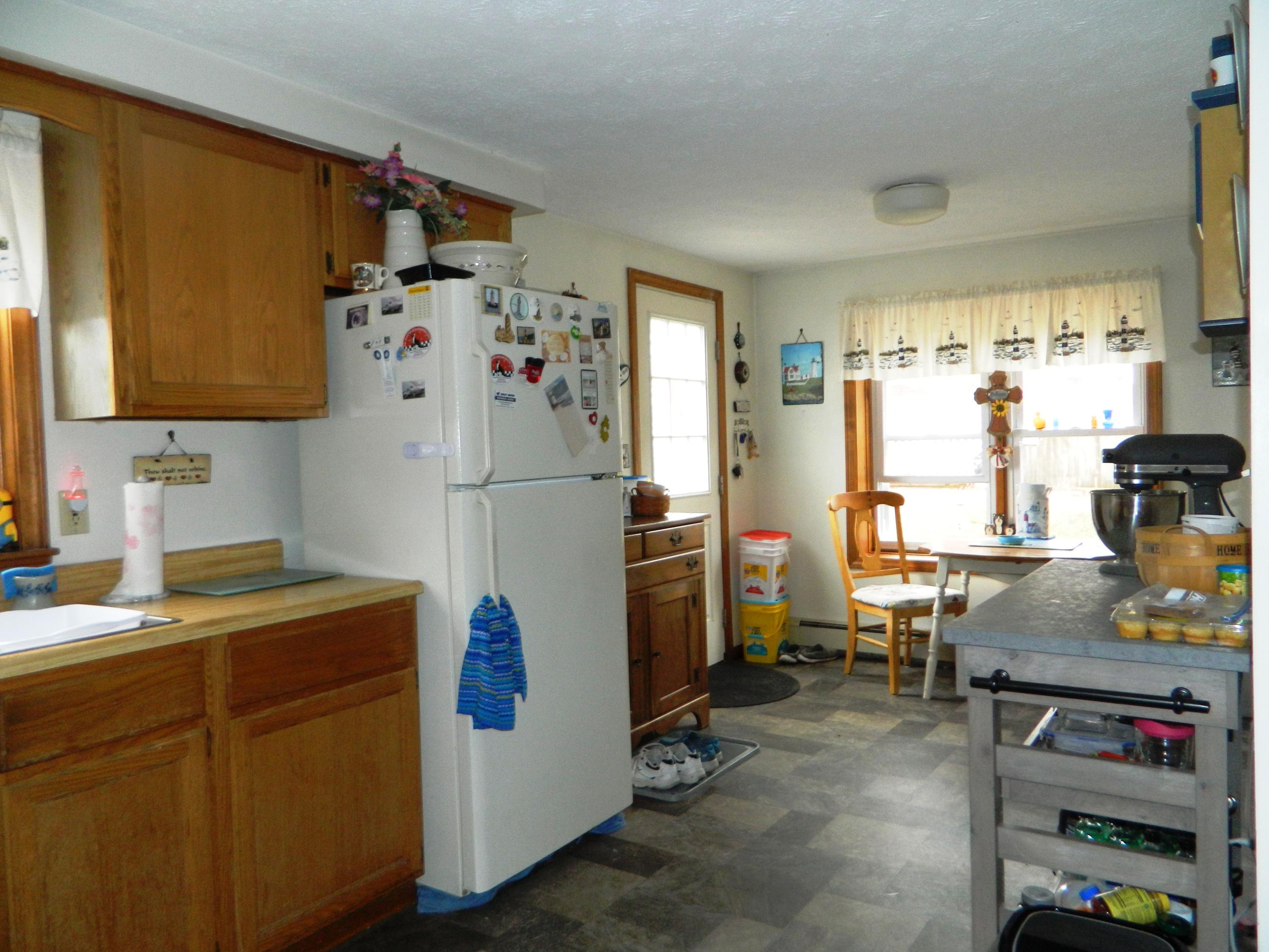 387 Main Street Springvale, ME 04083 - Photo 2 of 17 Unit B Kitchen - 387 Main Street Springv