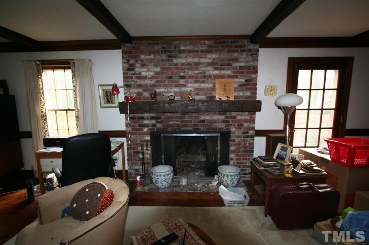 Refer to 1st floor plan to id this room on floor plan.