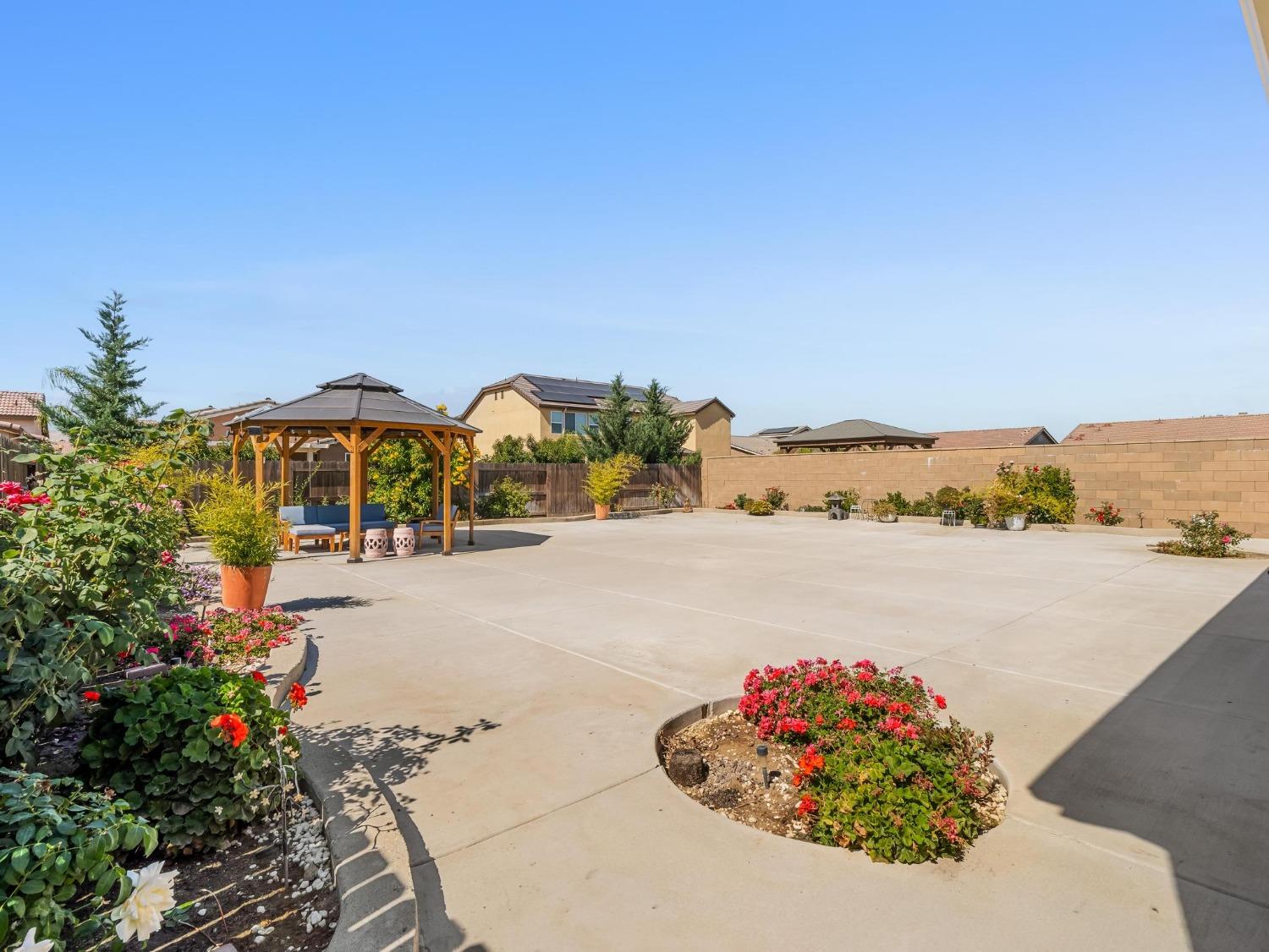 1012 Las Rosas Avenue Clovis, CA 93619 - Photo 28 of 36 a view of a lake