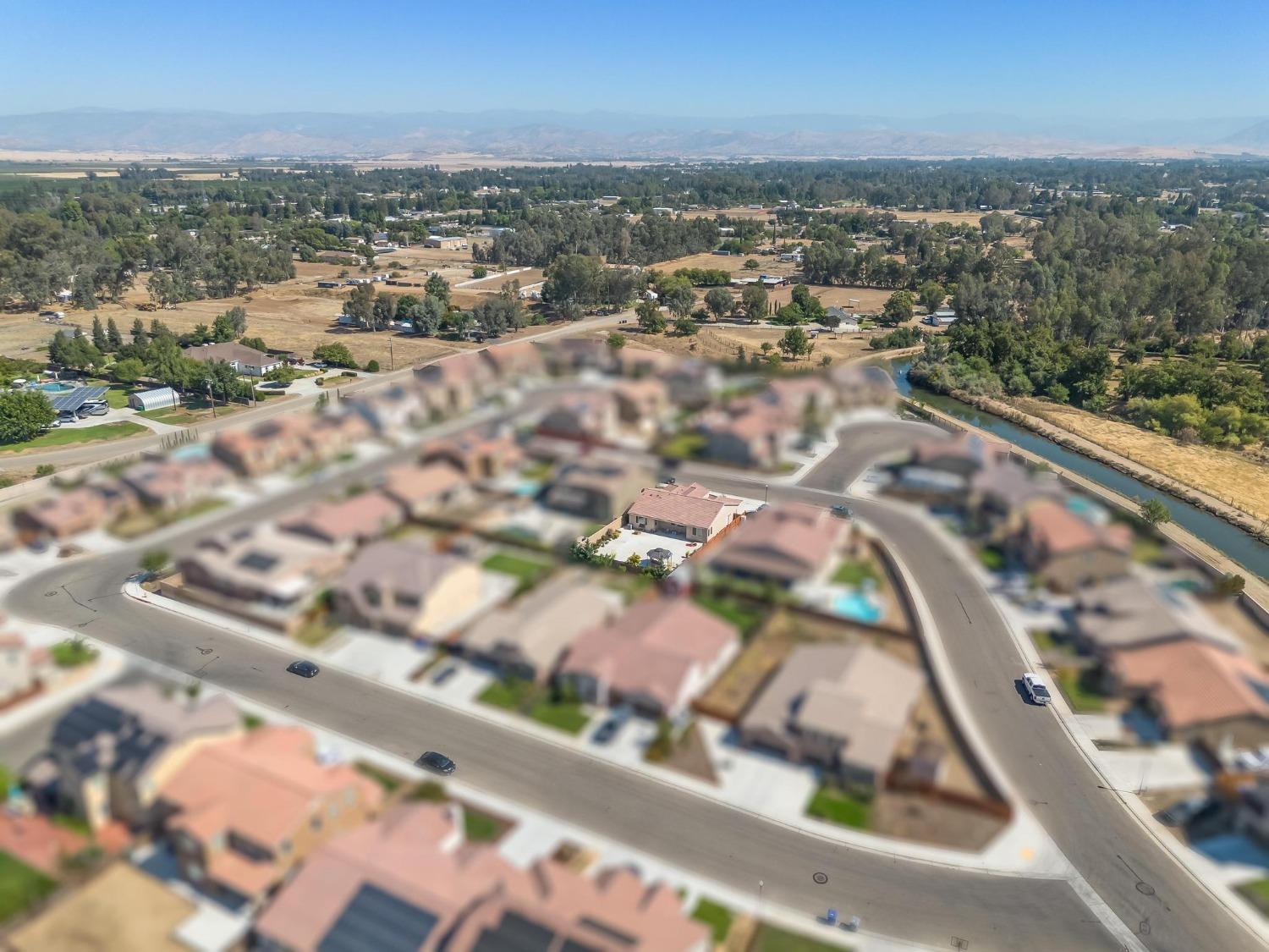 1012 Las Rosas Avenue Clovis, CA 93619 - Photo 34 of 36 a view of a city