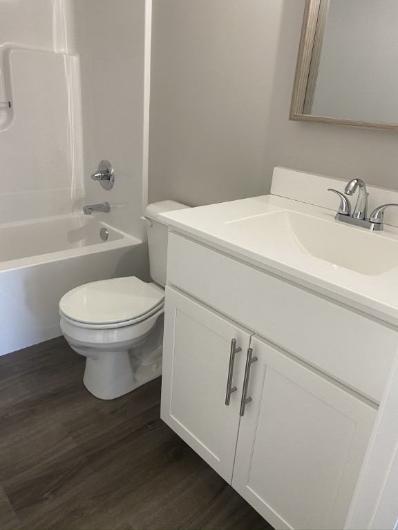 35 Winding Way Bloomington, IL 61705 - Photo 9 of 16 a bathroom with a toilet and a sink