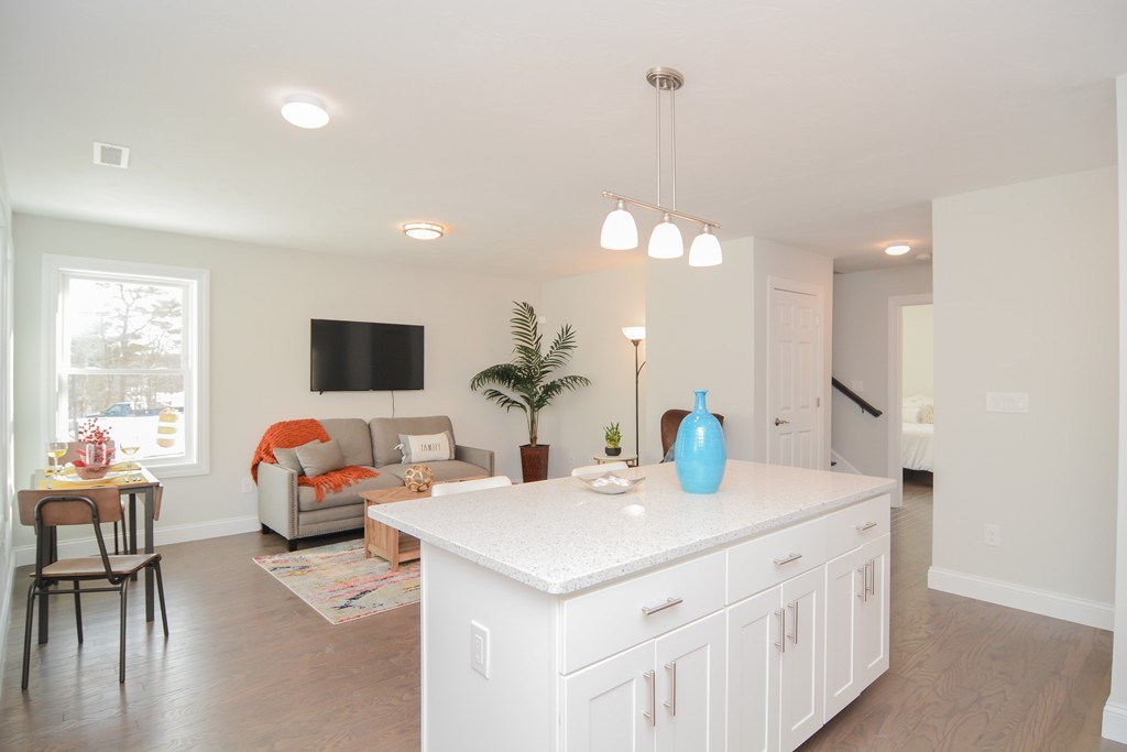 18 Lewis Road, Unit 25 Bedford, MA 01730 - Photo 4 of 11 Gallery Image 4