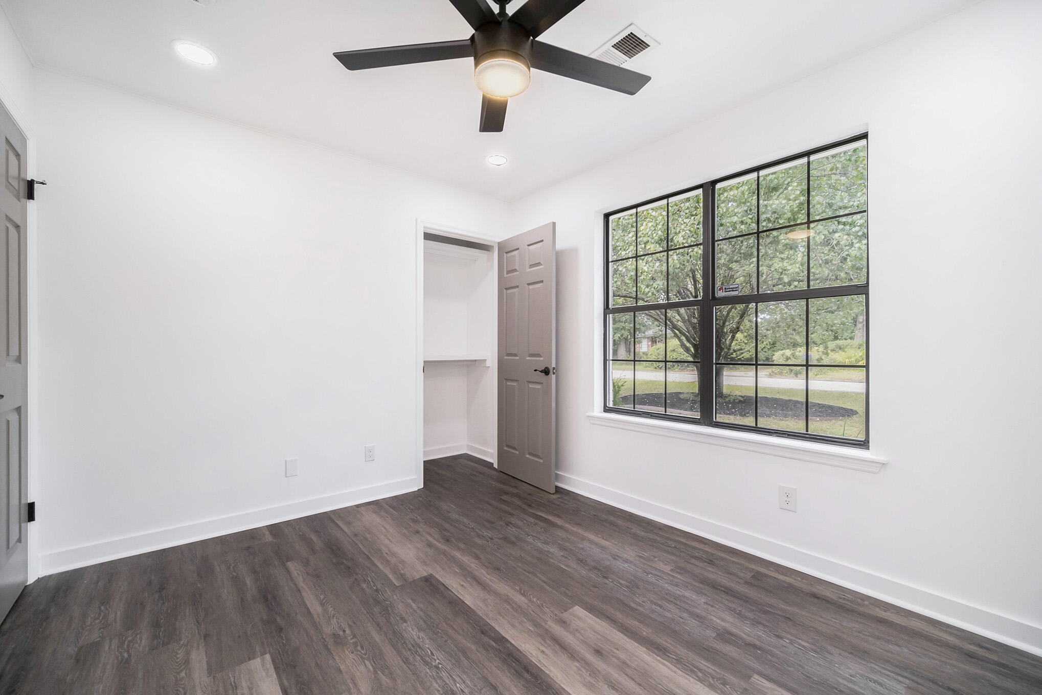 1139 Wyndham Road Charleston, SC 29412 - Photo 19 of 28 master bedroom