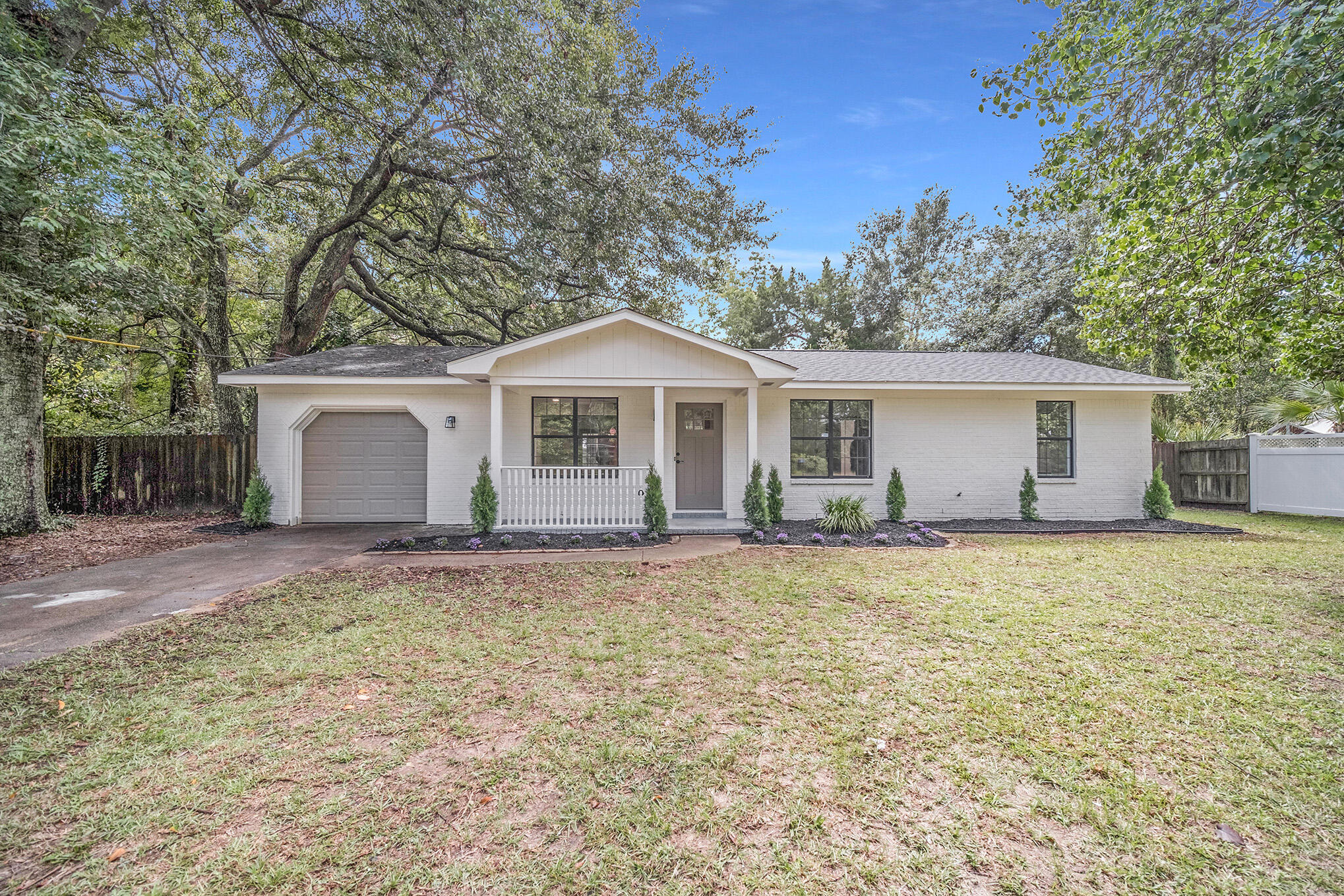 1139 Wyndham Road Charleston, SC 29412 - Photo 3 of 28 Front