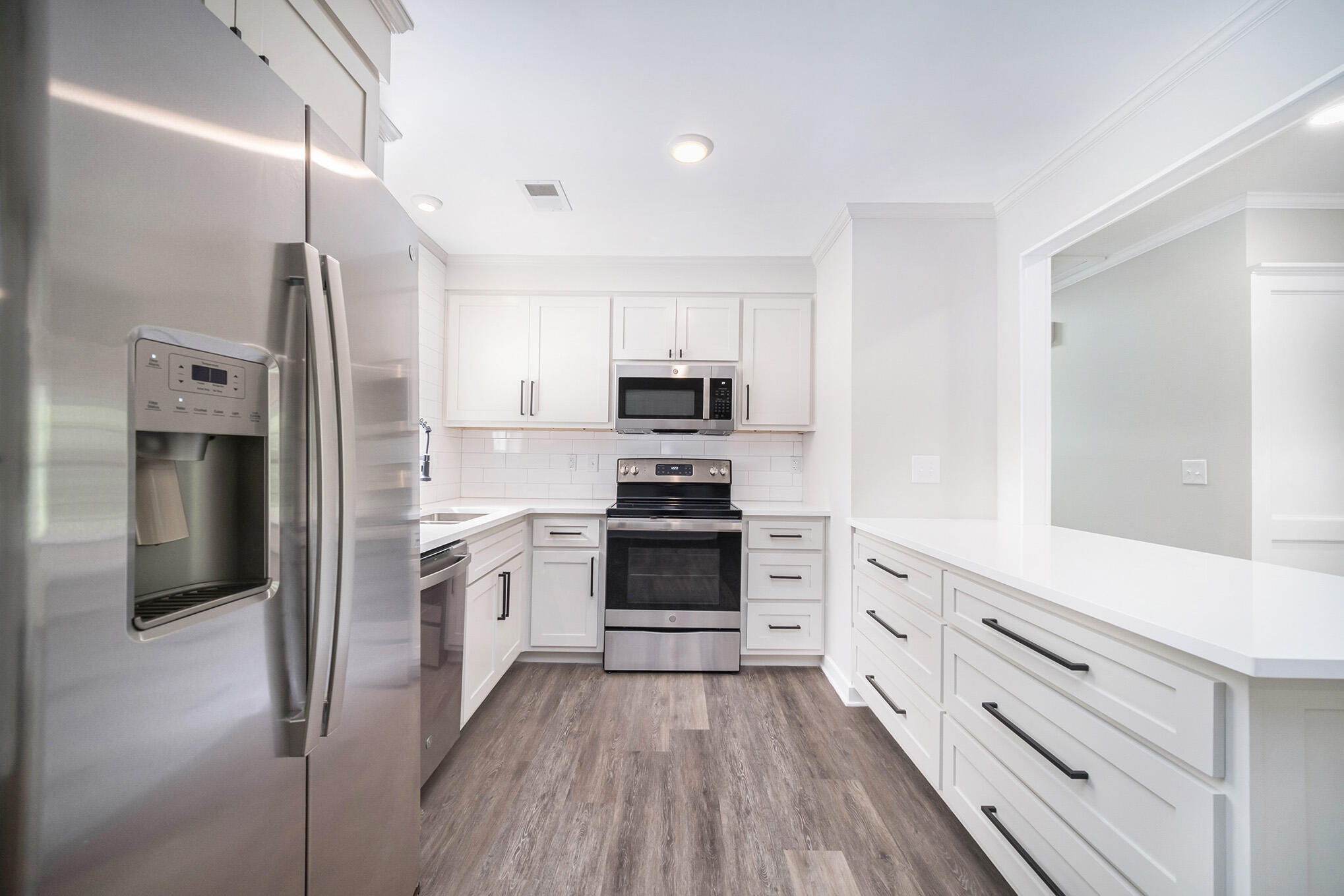 1139 Wyndham Road Charleston, SC 29412 - Photo 6 of 28 kitchen