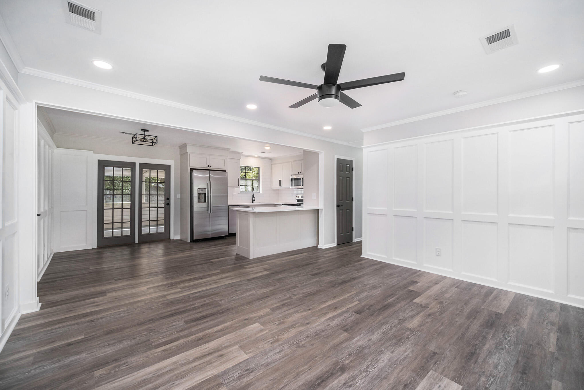 1139 Wyndham Road Charleston, SC 29412 - Photo 10 of 28 living/dining