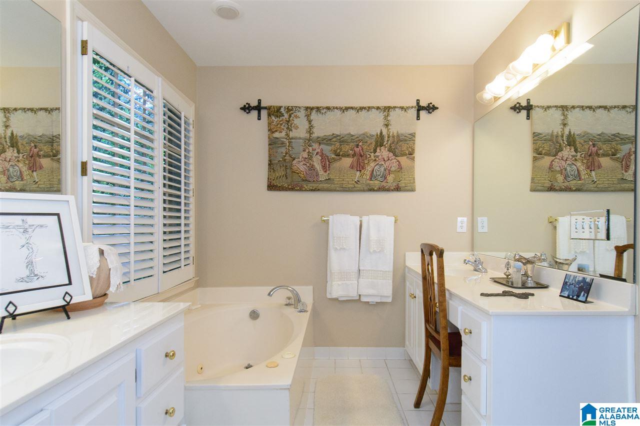 1820 Post Oak Road Vestavia Hills, AL 35216 - Photo 21 of 33 Gallery Image 21