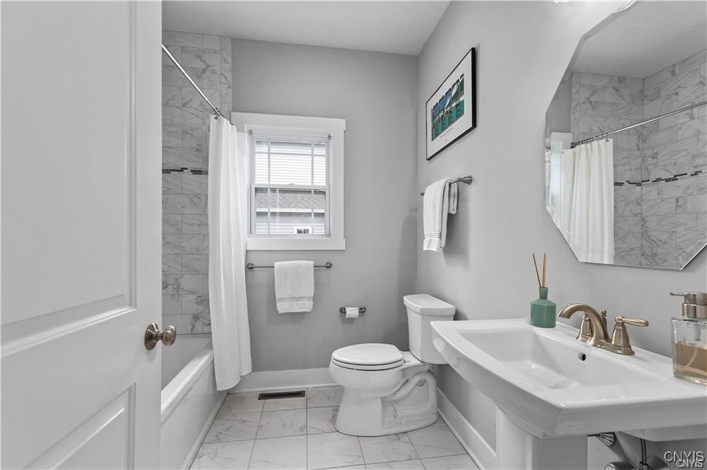 31 R Longview Terrace Lysander, NY 13027 - Photo 9 of 47