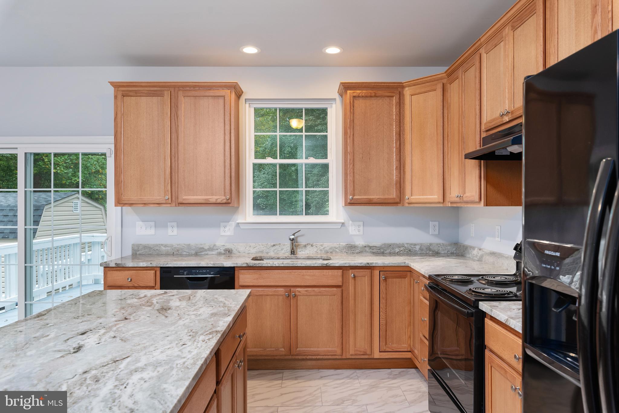 8261 Old Mill Road Pasadena, MD 21122 - Photo 11 of 40