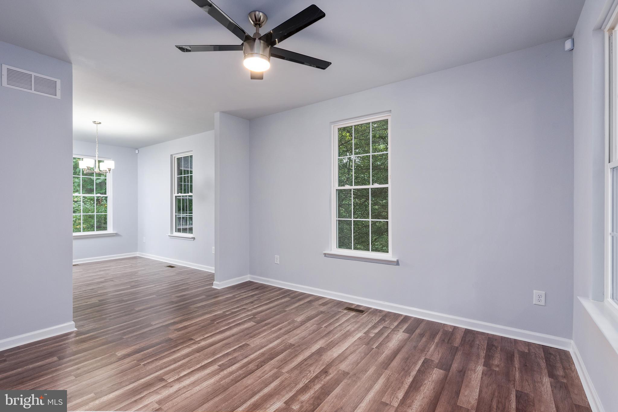 8261 Old Mill Road Pasadena, MD 21122 - Photo 6 of 40