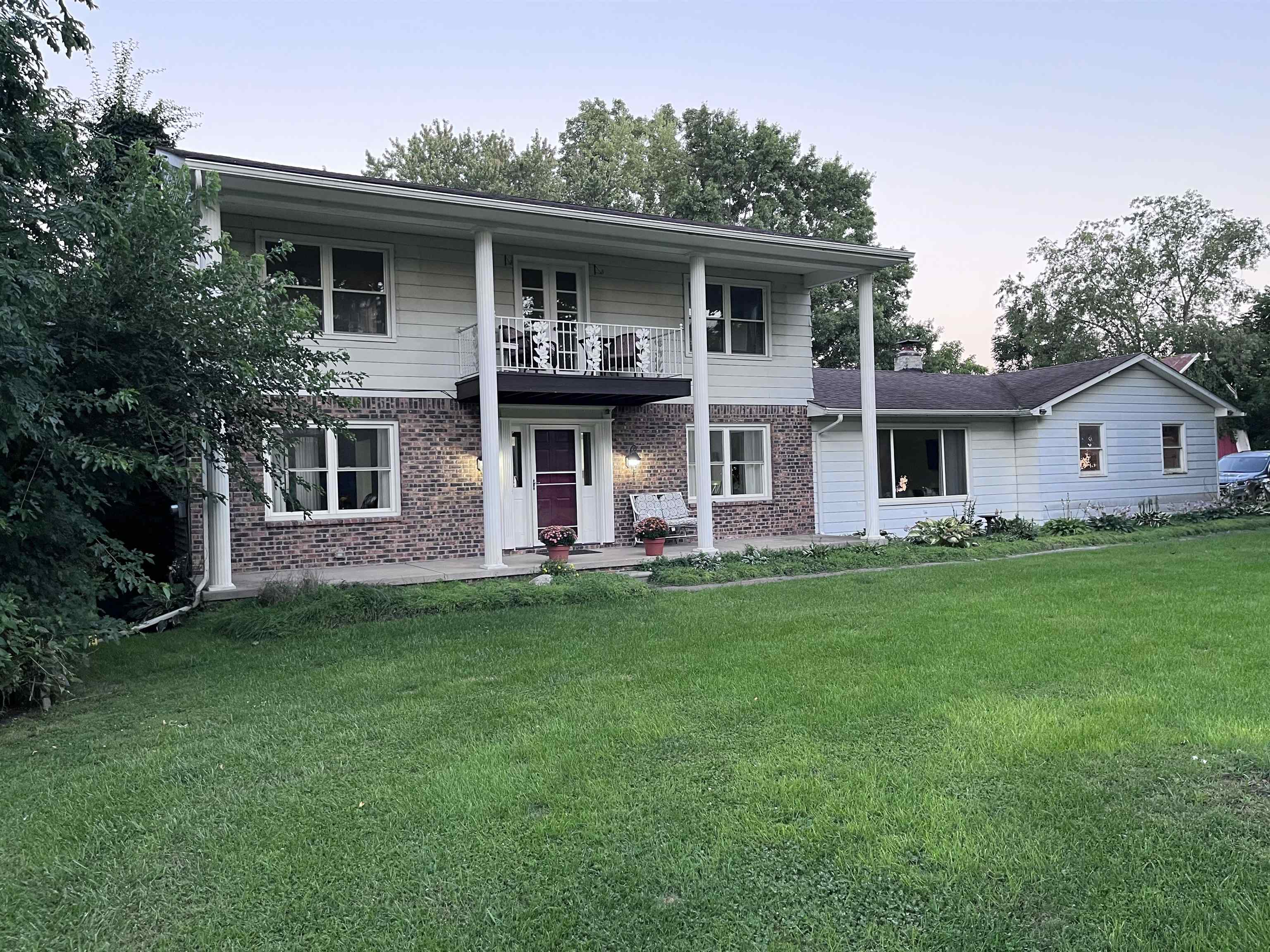 2242 North Nichols Road Flushing, MI 48433 - Photo 2 of 41 50120645-1.JPG