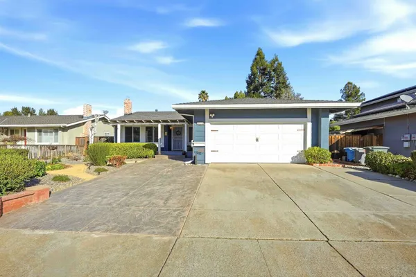 $899,000 | 925 Blake Court, Gilroy, CA 95020