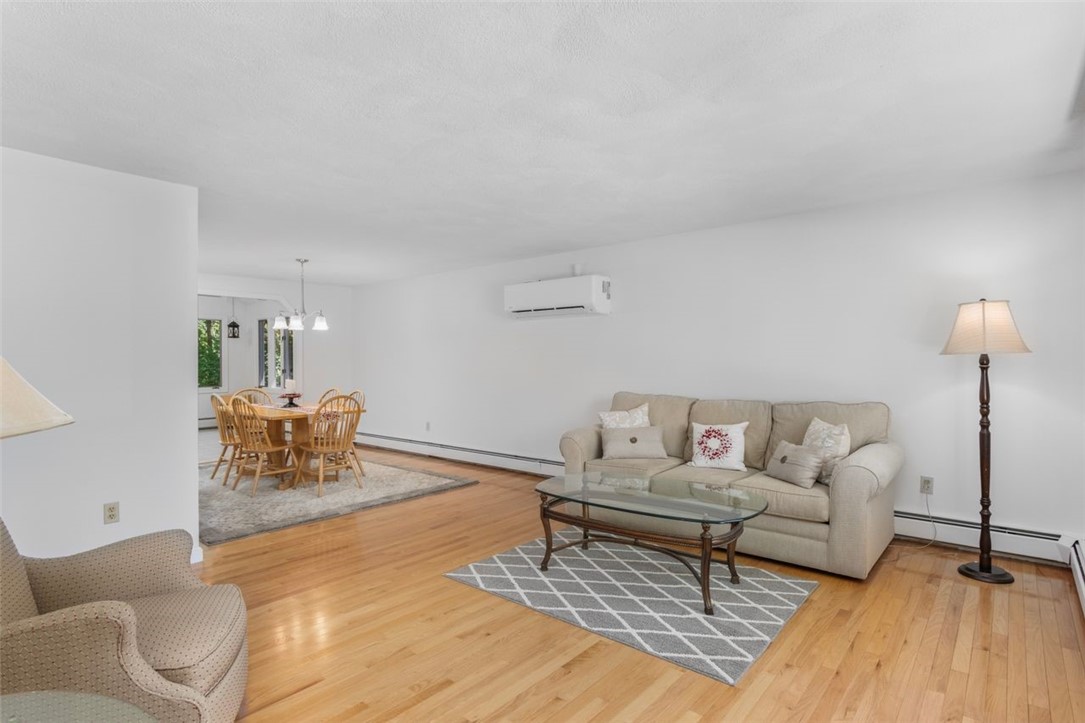 123 Hines Farm Road Cranston, RI 02921 - Photo 4 of 38