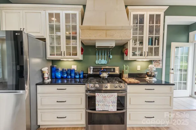 $599,900 | 30 Linn Garden Lane, Swannanoa, NC 28778